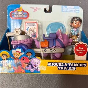 Miguel & Tango Purple Tow Rig Playset - Dino Ranch